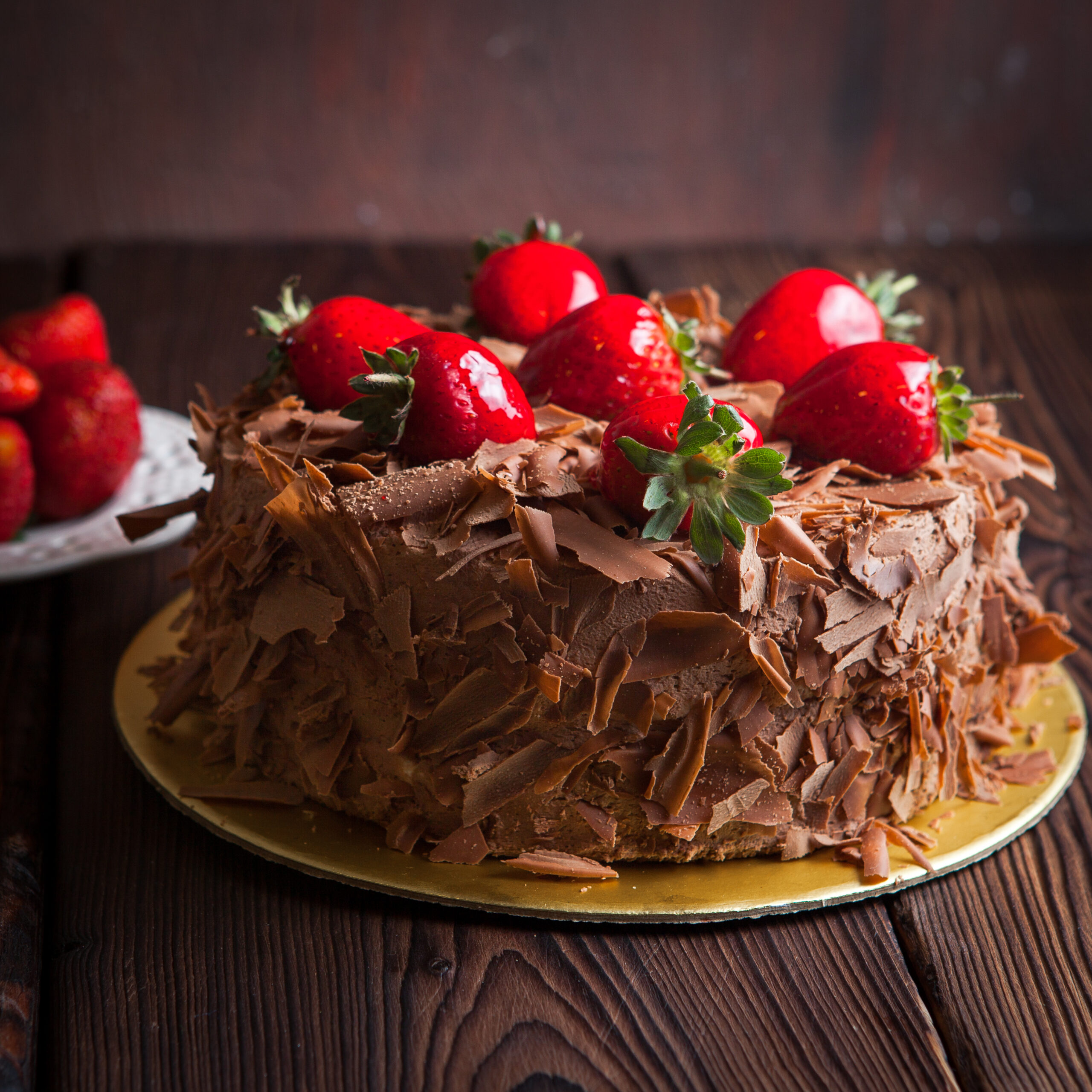 Imagem de bolo de chocolate com morangos